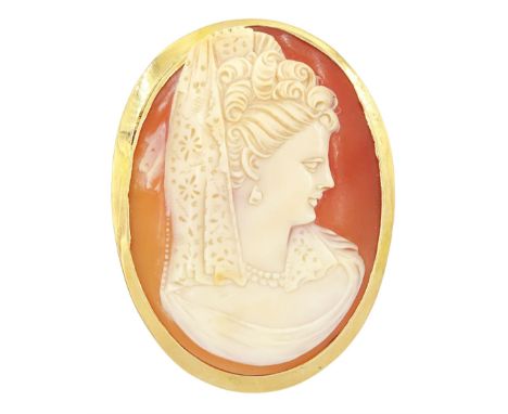 18ct gold cameo brooch, depicting bust portrait of a lady in profile, stamped c18Condition Report:Approx 17gm, body and back 