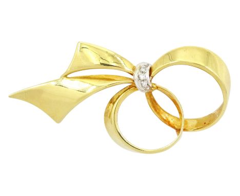 18ct white and yellow gold diamond bow brooch, Sheffield import mark 1992Condition Report:Approx 8gm, back pin hallmarked, le