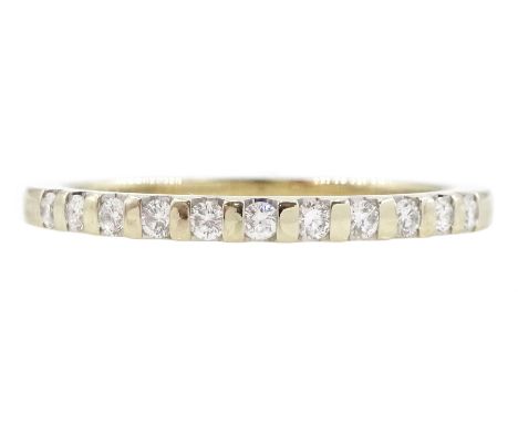 18ct gold round brilliant cut diamond half eternity ring, stamped, tot al diamond weight 0.20 caratCondition Report:Approx 2.
