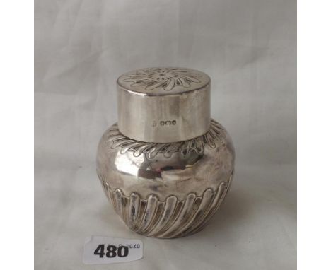 Baluster shaped swirl reeded tea caddy, 3” dia. Shef 1893 by WG &amp; JL 128g.  