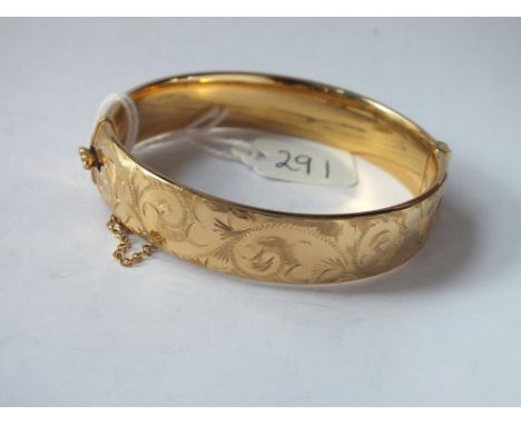 RG scroll engraved bangle      
