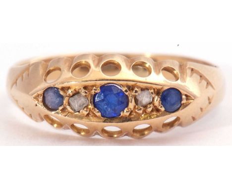 18ct blue and white stone set ring of boat shape, alternate set, size M