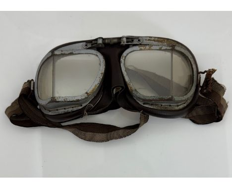 Second World War, a pair of Stadium Motorcycle goggles. Marked of Stadium Made in England, Patent No 1010573.