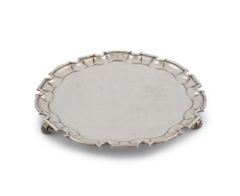 A GEORGIAN REVIVAL SILVER SALVER, Sheffield 1934, mark of William Hutton & Sons Ltd, of plain form with raised pie-crust rim,