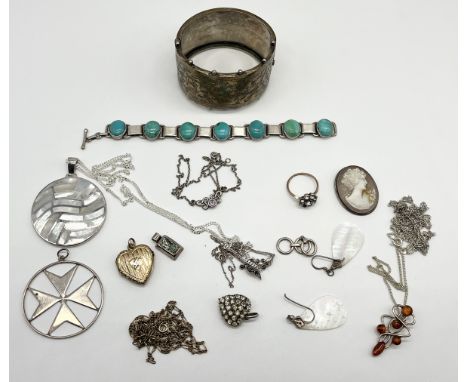 A collection of 925 silver and other jewellery including a silver bangle, turquoise bracelet (A/F)