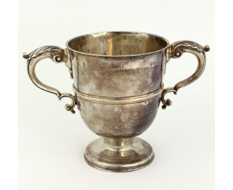 A heavy large Irish late George II silver two handled Cup, Dublin c. 1750, possibly by Wm. Townsend, approx. 26 ozs., 16cms (