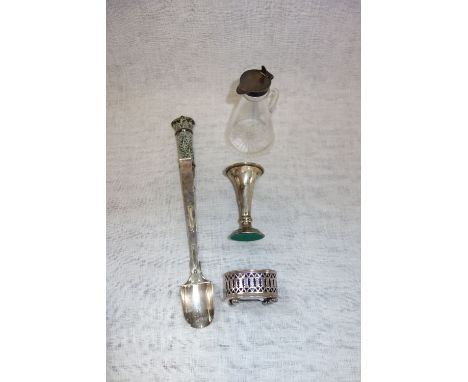 AN UNUSUAL 19TH CENTURY SILVER PLATED STILTON SCOOP with  glazed ceramic handle, circa 1880 and a collection of small silver 