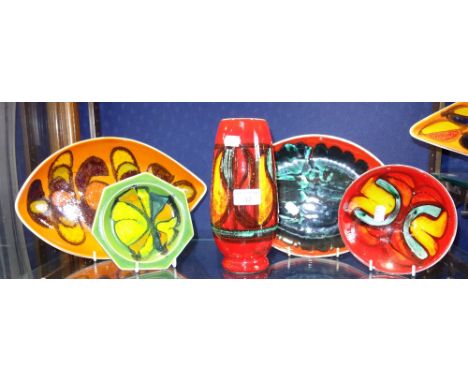 A POOLE POTTERY "DELPHIS" VASE, 22 cm high and similar items of Poole Delphis (5)