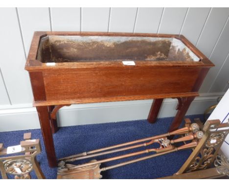 AN EDWARDIAN MAHOGANY ZINC-LINED PLANTING TROUGH, 63 cm wide