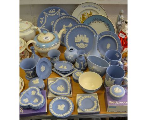 Blue and White Ceramics - Wedgwood Jasperware plates, trinket pots and covers; specimen vases; etc ; Copeland Spode specimen 