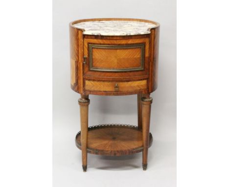 A 1920'S FRENCH KINGWOOD OVAL BEDSIDE COMMODE, with marble top, single drawer and panel door below, inlaid sides and supporte