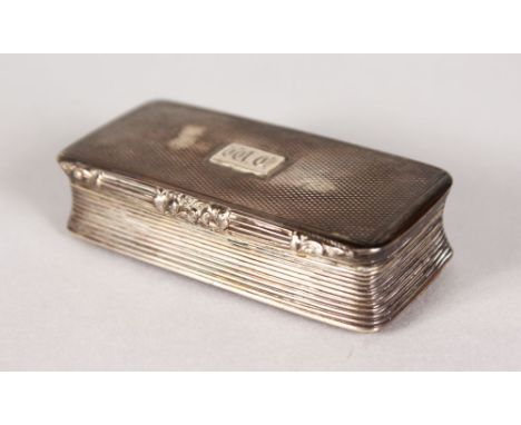 A WILLIAM IV RECTANGULAR SNUFF BOX. Birmingham 1836.
