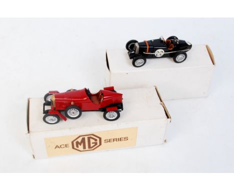 Auto Replicas and K and Replicas White Metal MG Group, 2 boxed examples to include KR Replicas MG 1925, and a Auto Replicas M