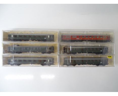 A group of HO Gauge German Outline passenger coaches mostly in DB green livery by FLEISCHMANN - VG in G boxes (6)