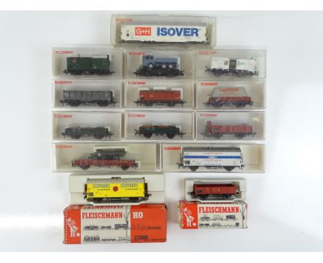 A mixed group of European Outline HO Gauge wagons by FLEISCHMANN - G/VG in G boxes (14)