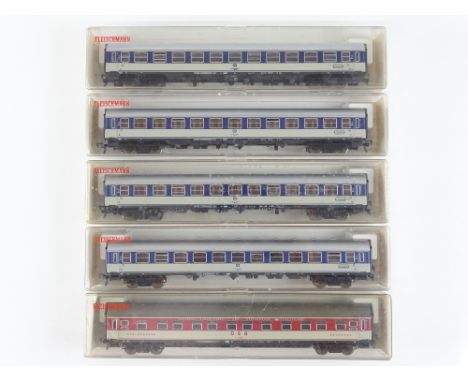 A group of HO Gauge German Outline passenger coaches by FLEISCHMANN - G in G boxes (5)