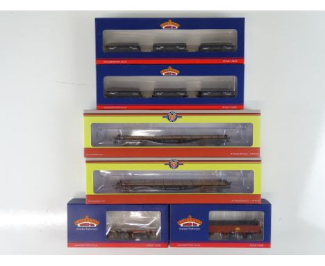 A mixed group of wagons by BACHMANN and OXFORD RAIL - to include various flat and china clay wagons - VG/E in VG boxes (10 wa