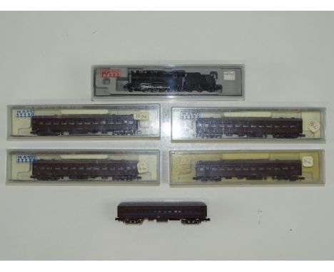 A group of N Gauge Japanese Outline items by KATO to include a steam locomotive and 5 vintage style coaches - G in G boxes (w