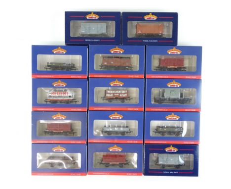 A group of BACHMANN wagons to include some limited editions - VG in G/VG boxes (14)