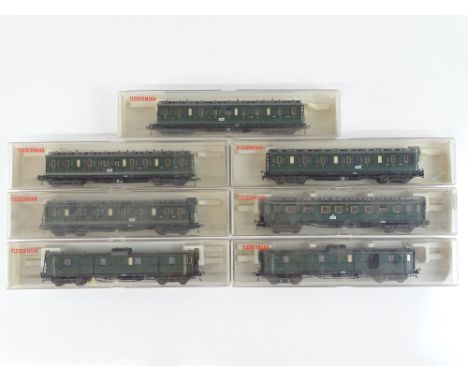 A group of HO Gauge German Outline passenger coaches by FLEISCHMANN - G in G boxes (7)