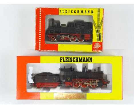 A pair of HO Gauge German Outline steam locomotives by FLEISCHMANN comprising 4016 and 4124 - G in F/G boxes (2)