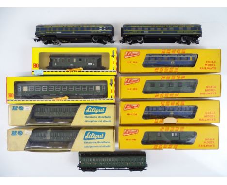 A group of vintage European Outline HO Gauge coaches by LILIPUT and FLEISCHMANN - Generally G in F/G boxes (where boxed) (11)