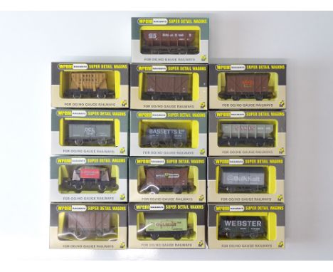 A group of WRENN OO Gauge mixed wagons to include some rarer examples - VG in G/VG reproduction "curly R" boxes (13)