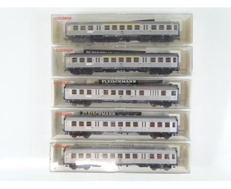 A group of HO Gauge German Outline Silberlinge push-pull passenger coaches by FLEISCHMANN - G in G boxes (5)