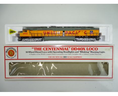 A BACHMANN American Outline HO Gauge diesel locomotive 'The Centennial' in Union Pacific livery - VG in G/VG box