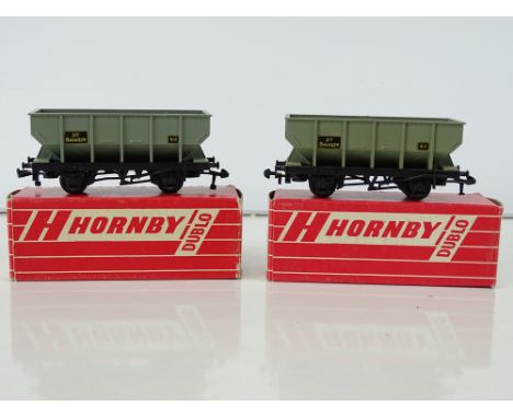 A pair of HORNBY DUBLO late issue 4644 21-ton Hopper wagons in BR grey livery - VG in G/VG boxes (2)