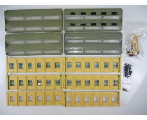A pair of unboxed HORNBY DUBLO engine shed kits - appear complete - G (2)