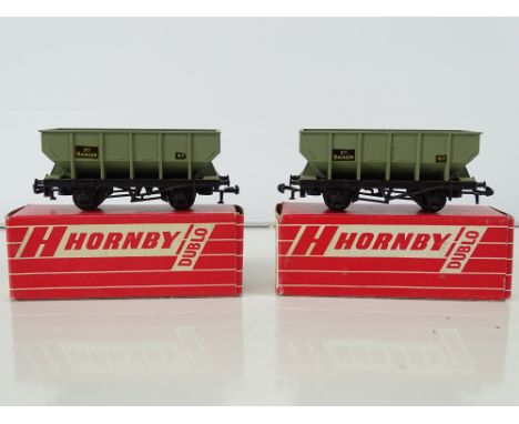 A pair of HORNBY DUBLO late issue 4644 21-ton Hopper wagons in BR grey livery - VG in G/VG boxes (2)