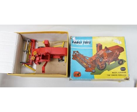 CORGI MAJOR DIE-CAST TOYS 1111 Massey Ferguson 780 Combine Harvester in OVB 