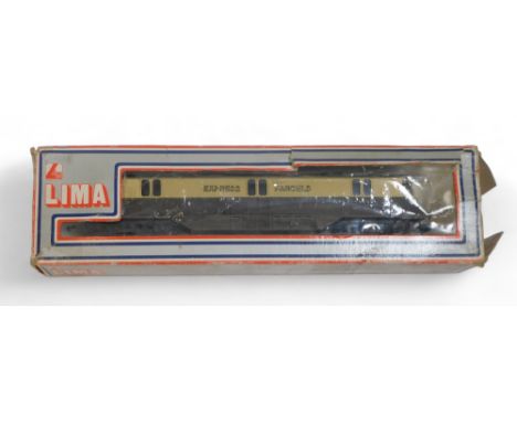A Lima OO gauge GWR Express Parcels rail car, number 34, boxed. 