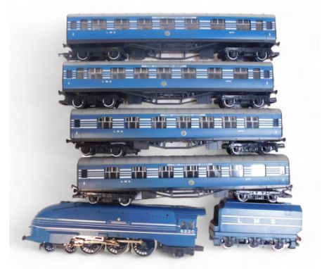 Hornby OO gauge locomotive and rolling stock, a Coronation Scot 4-6-2 Coronation class Coronation 6620 and four first class c