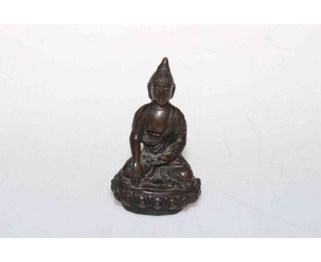 Small antique bronze Buddha on lotus throne, 10cm.