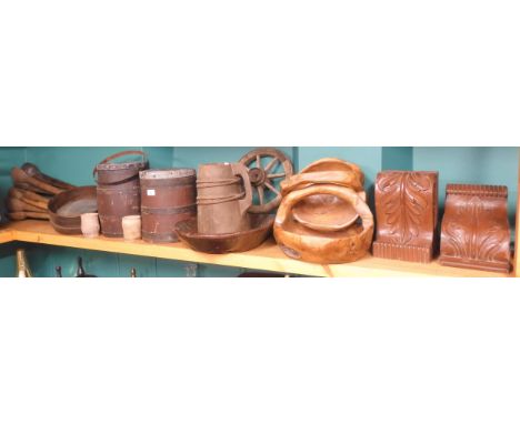 A lot comprising a shelf of wooden ladles, small coopered barrel and bucket, wooden bowls and wall brackets&nbsp; Condition R