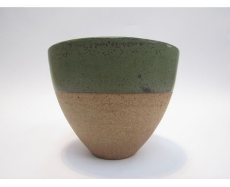 ROBIN WELCH (1936-2019): A studio pottery vase with incised RW potters seal to side, 12.5cm high 