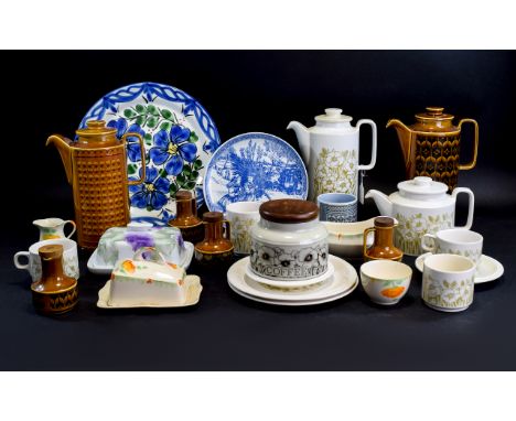 Hornsea Pottery 'Fleur' Pottery comprising teapot, coffee pot, 2 cups and saucers, two small dinner plates and Hornsea 'Heirl