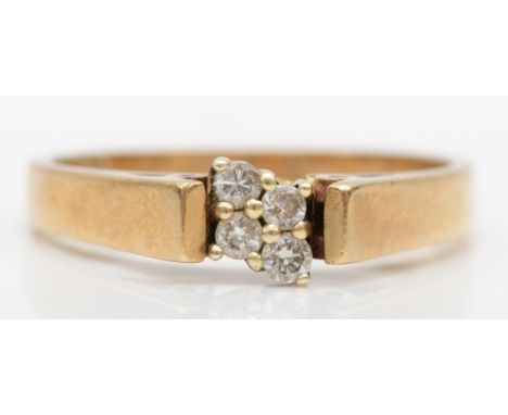 A 9ct gold brilliant cut diamond ring, N-O, 2.8gm. 