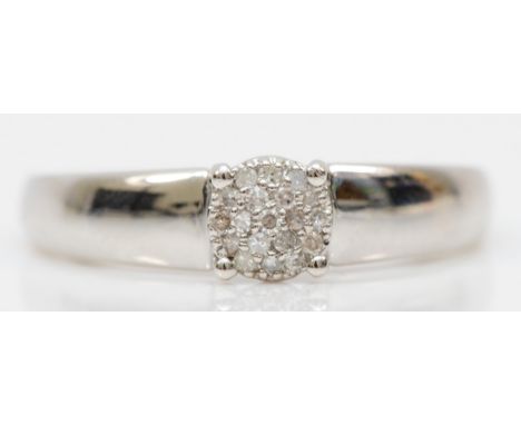 A 9ct white gold melee diamond cluster ring, S, 2.7gm. 