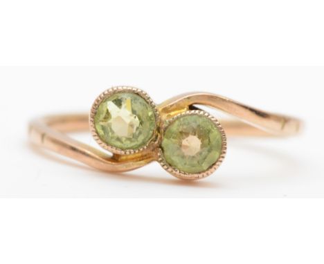 A 9ct gold green paste stone dress ring, M-N, 1.7gm. 