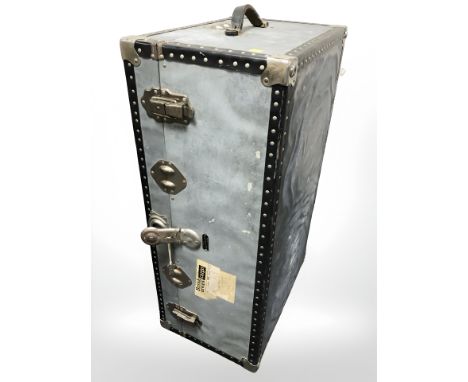 A mid-20th century metal storage trunk, 51 cm x 91 cm x 35 cm.