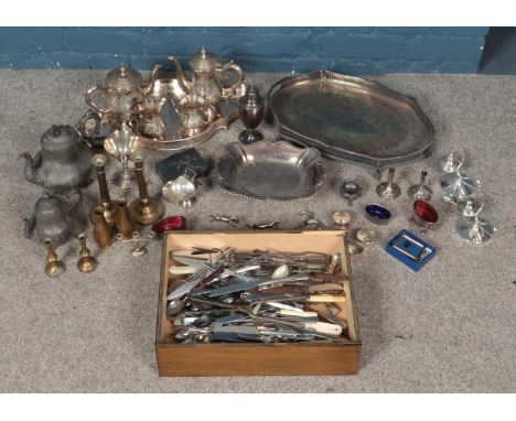 A quantity of metalwares. Includes silver plate teapot, tray, cutlery, pewter teapots, Oriental jewellery box, etc.  