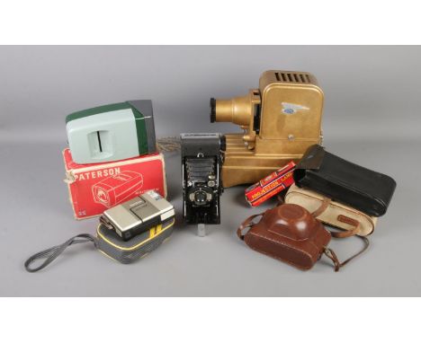 A quantity of vintage cameras including a Kershaw eight-20, Kodak Retinette and other examples by Konica, Paterson and Gnome 