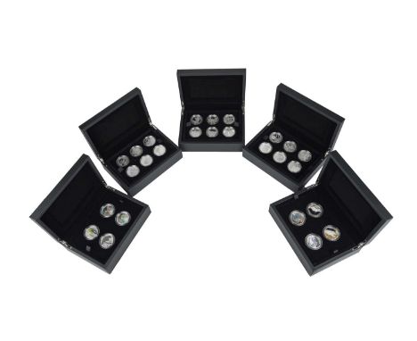 Elizabeth II, silver proof coins sets, vis.: First World War - Outbreak, 2014, 6 five pound coins; First World War, 2015, 6 f