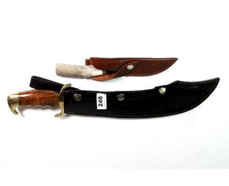 2 hunting knives