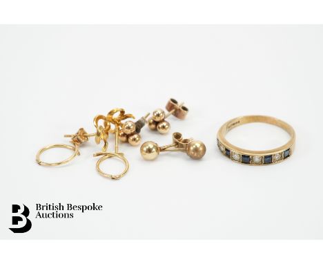 9ct gold jewellery, including a sapphire and white stone ring, size P+, together with a quantity of 9ct gold earrings, 5.1 gm