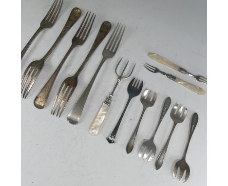 A set of five William IV silver Forks, by William Bateman II, hallmarked London, 1833, Old English thread pattern, 20.6cm lon