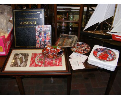 A quantity of Arsenal Football Club memorabilia including collectors plates